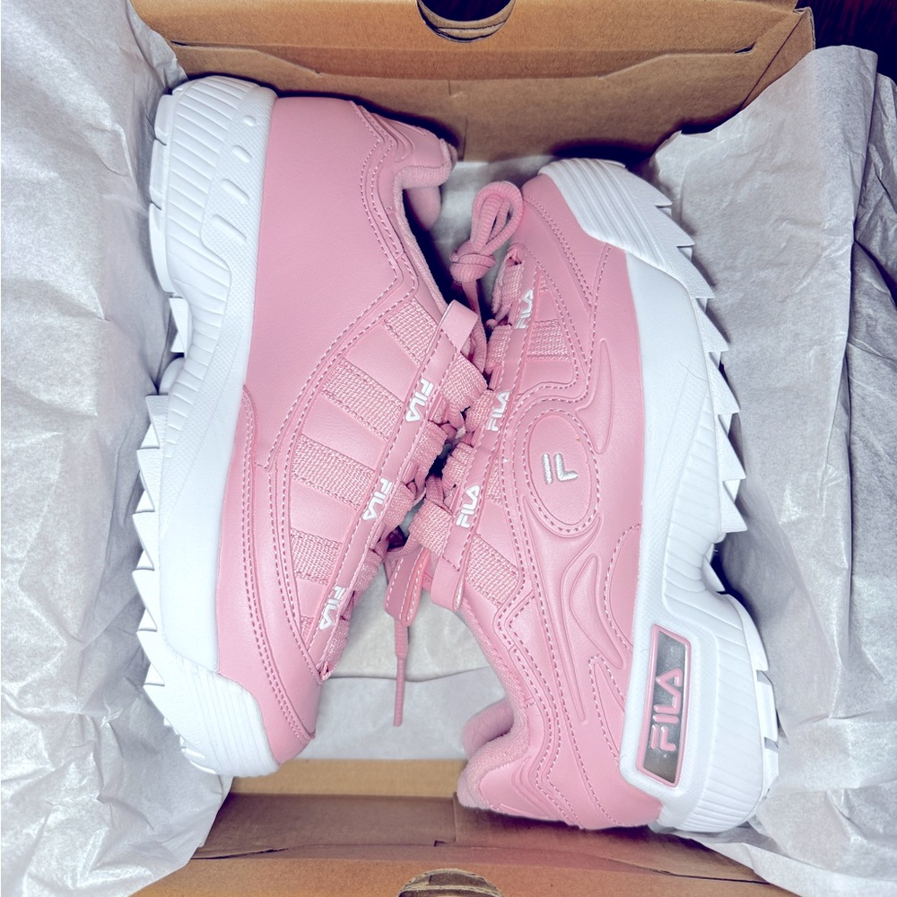 Baby pink FILA D formation size 6 (fits like 5.5)